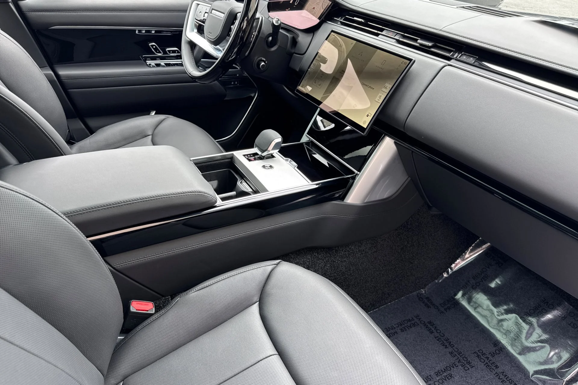 New 2026 Carpathian Grey Land Rover SE image 18