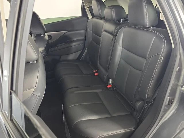Used 2020 Gun Metallic Nissan SL image 18