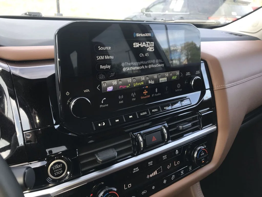 Used 2024 Gray Nissan Platinum image 16