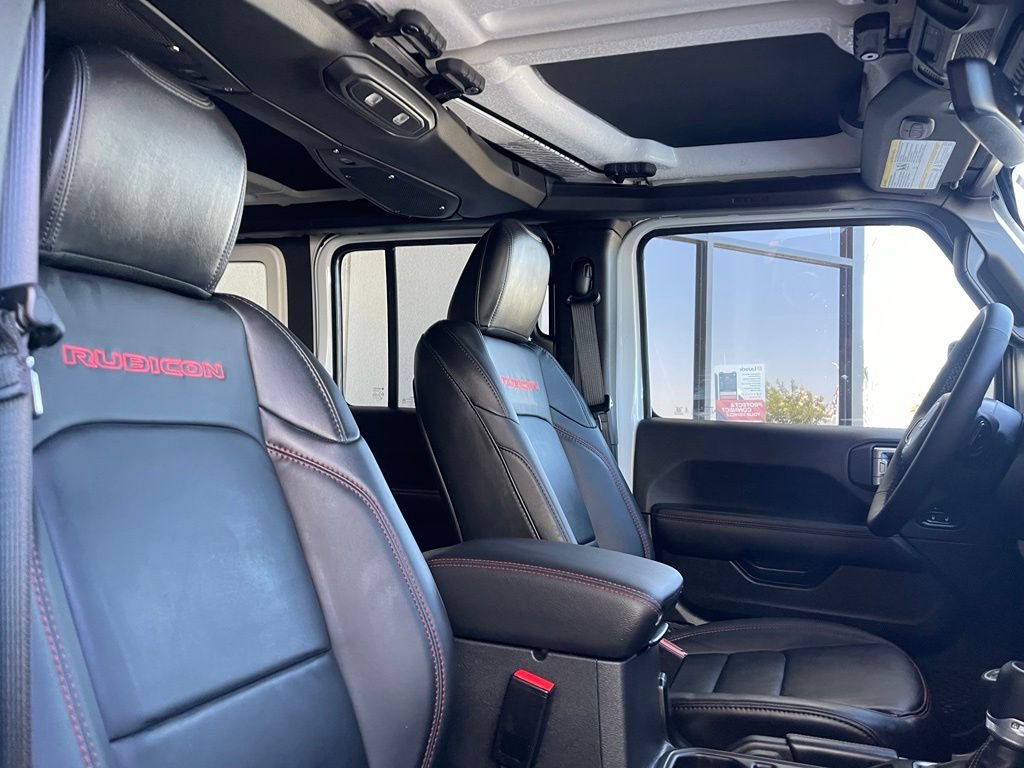 New 2026 Bright White Clear-Coat Exterior Paint Jeep Rubicon X image 17