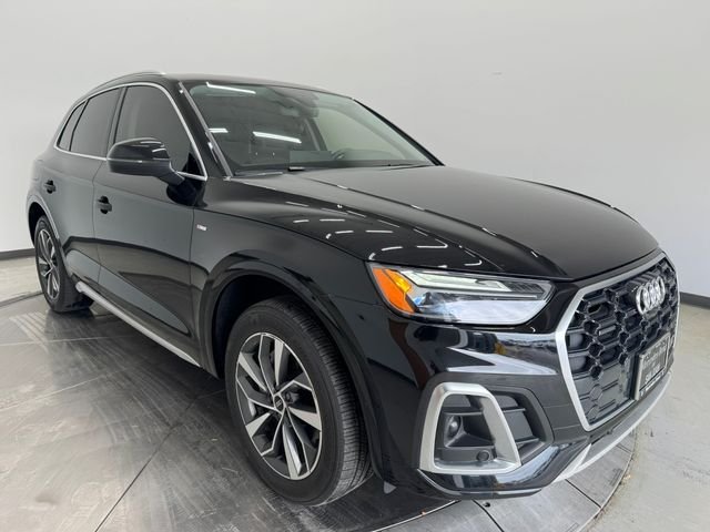 2023 Audi Q5 45 Premium Plus's photo