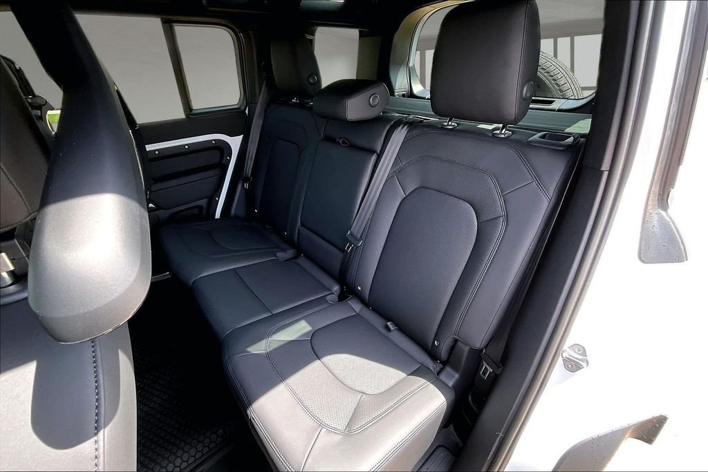 New 2026 Fuji White LAND ROVER S image 10