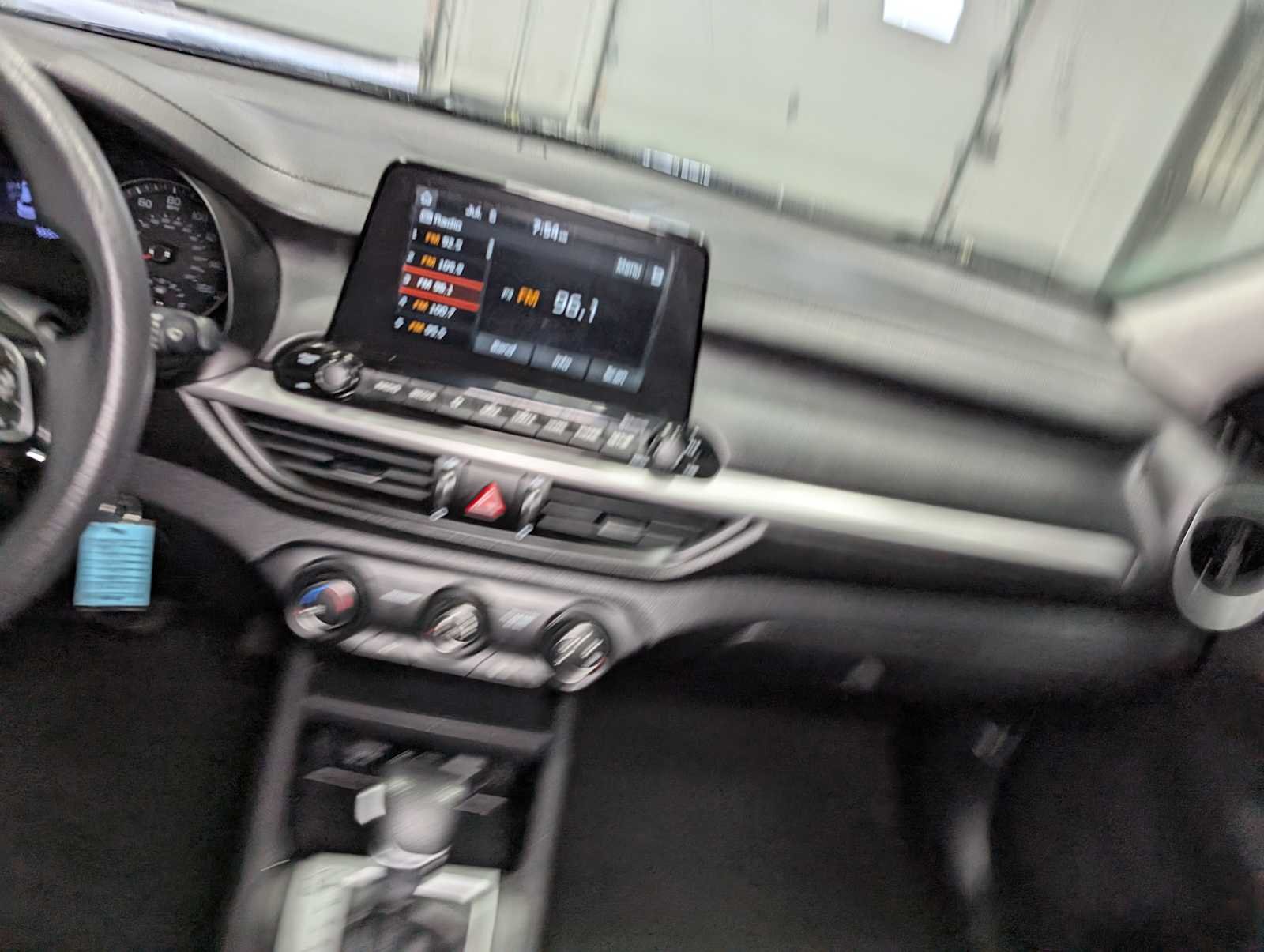 Used 2020 Deep Sea Blue Kia LXS image 19