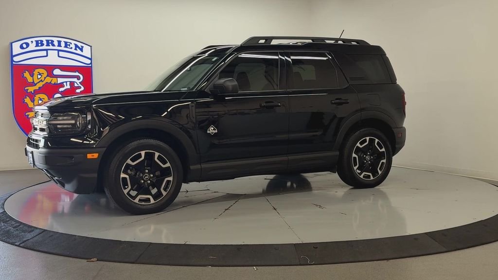 Used 2022 Shadow Black Ford Outer Banks image 8