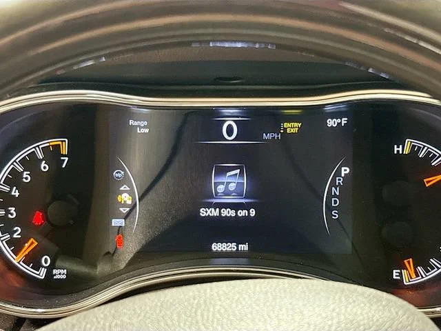 Used 2015  Jeep Overland image 12