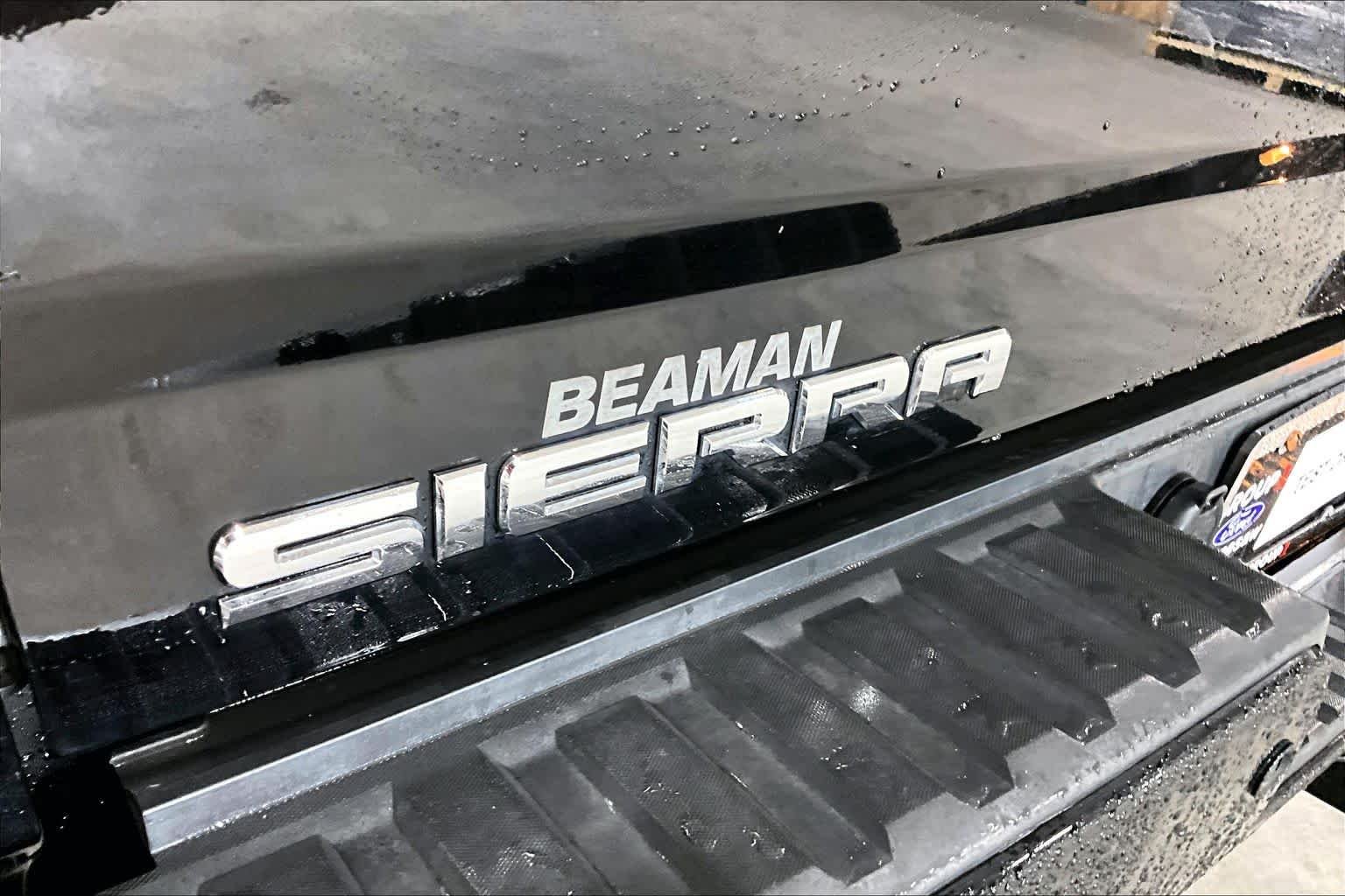 Used 2017 Onyx Black GMC Denali image 31