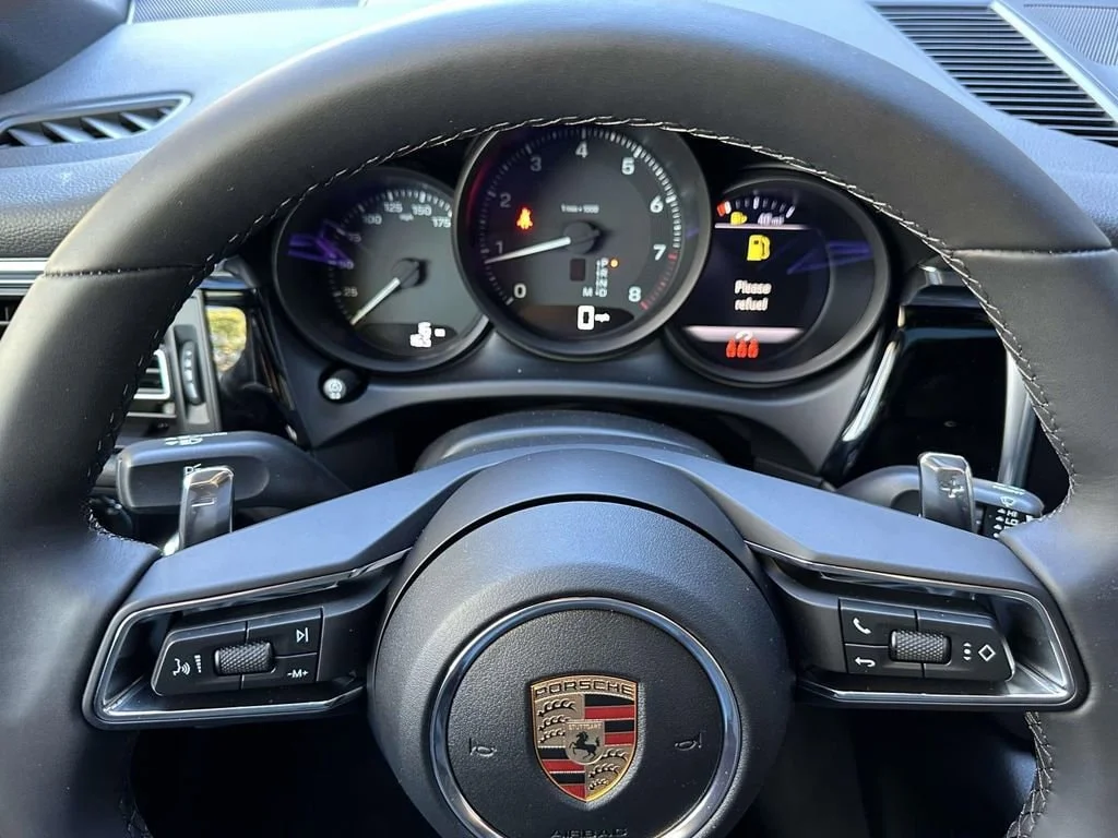 2026 Porsche Macan - Photo 20