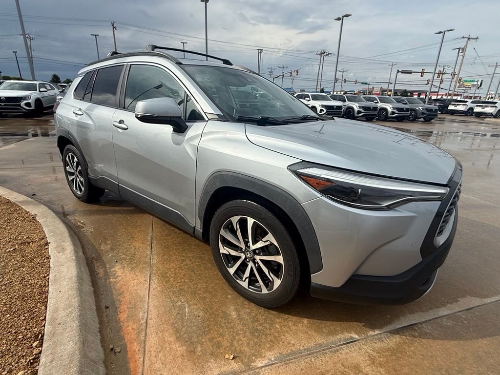 Used 2022 Silver Toyota XLE image 7