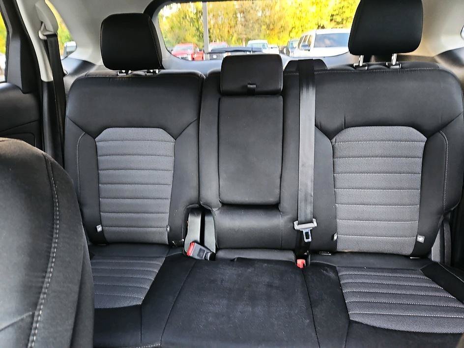Used 2016 Ingot Silver Ford SE image 7