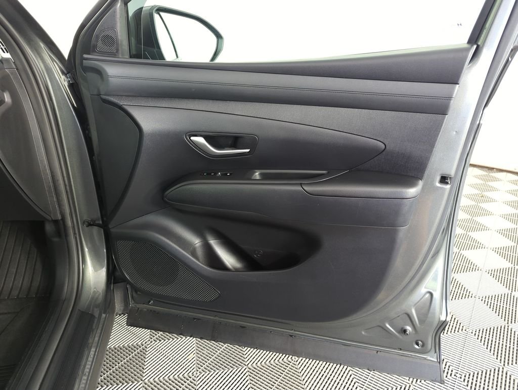 Used 2025 Gray Hyundai SEL Convenience image 34