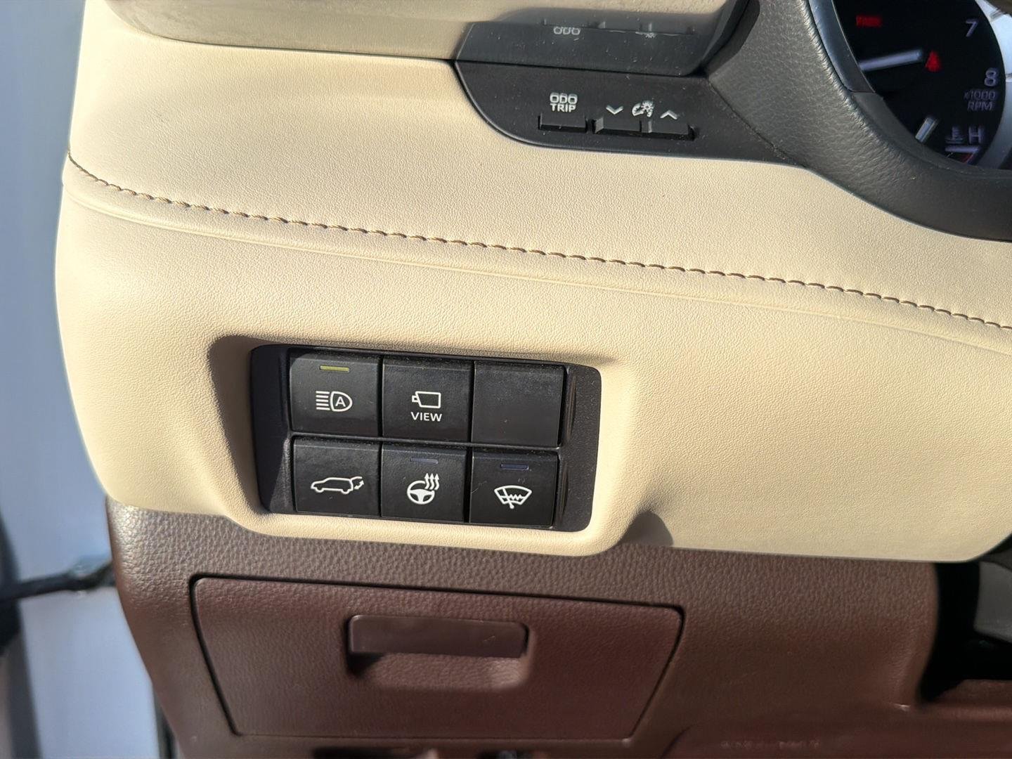 Used 2022 Wind Chill Pearl Toyota Platinum image 20