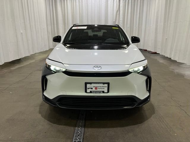 Used 2023 Beige Toyota XLE image 9
