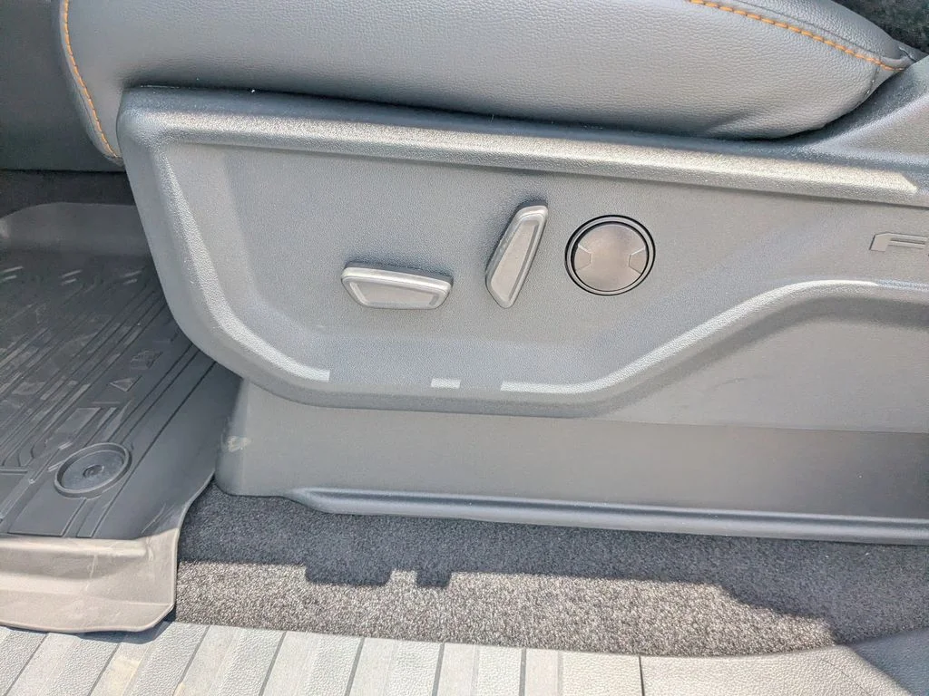 New 2026 Oxford White Ford Tremor image 14