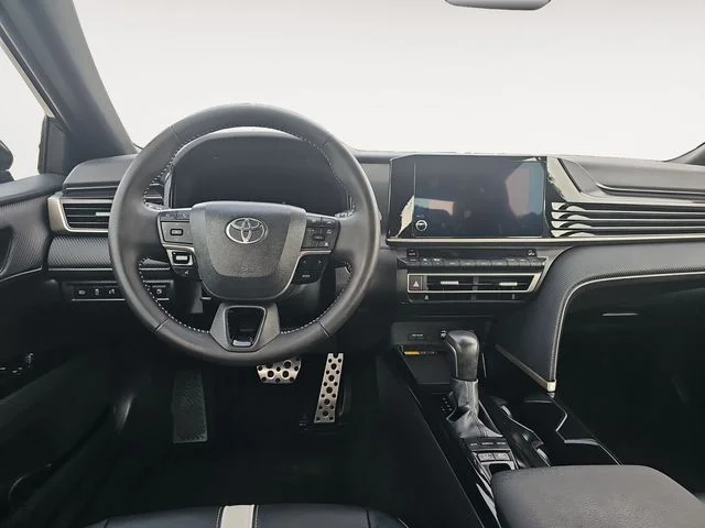 Used 2025  Toyota SE image 8