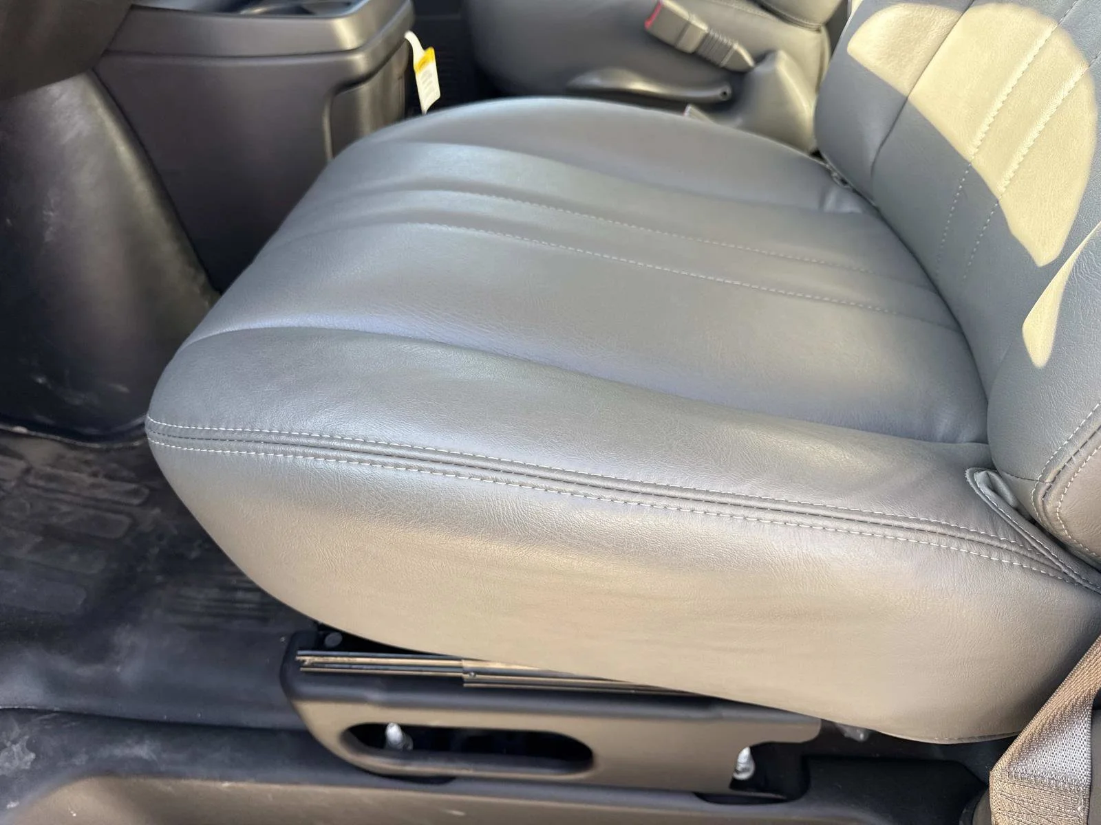 2025 Chevrolet Express Cargo Work Van - Photo 15