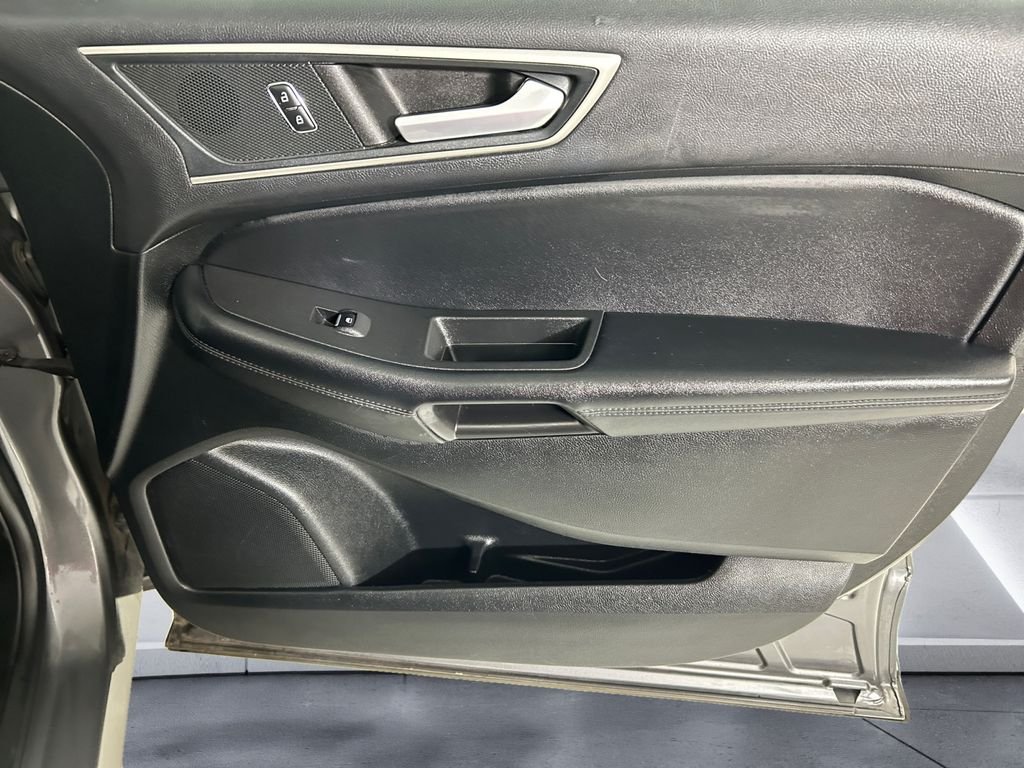 Used 2023 Gray Ford SEL image 15