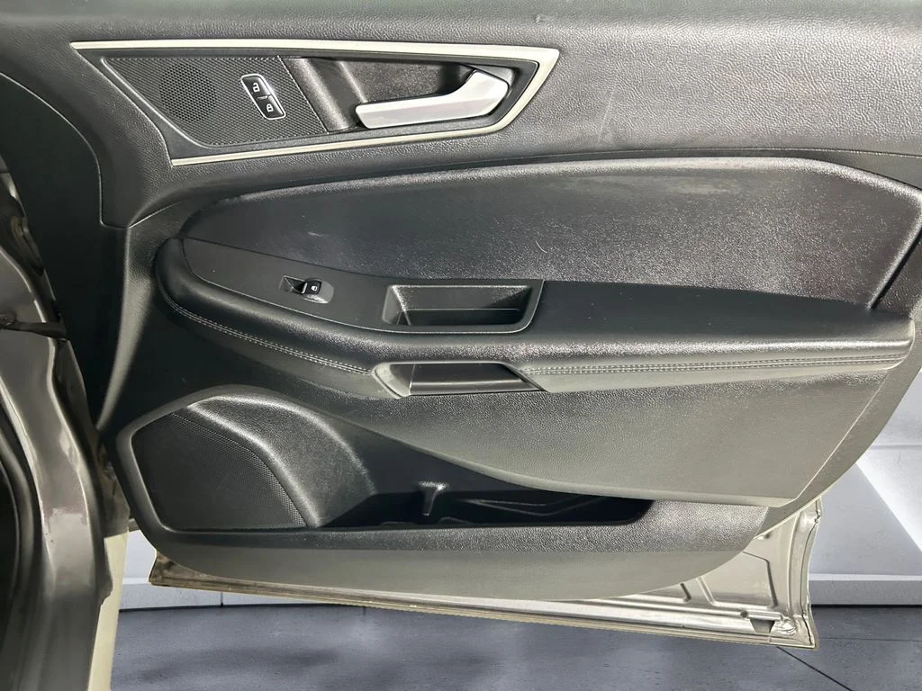 Used 2023 Gray Ford SEL image 15