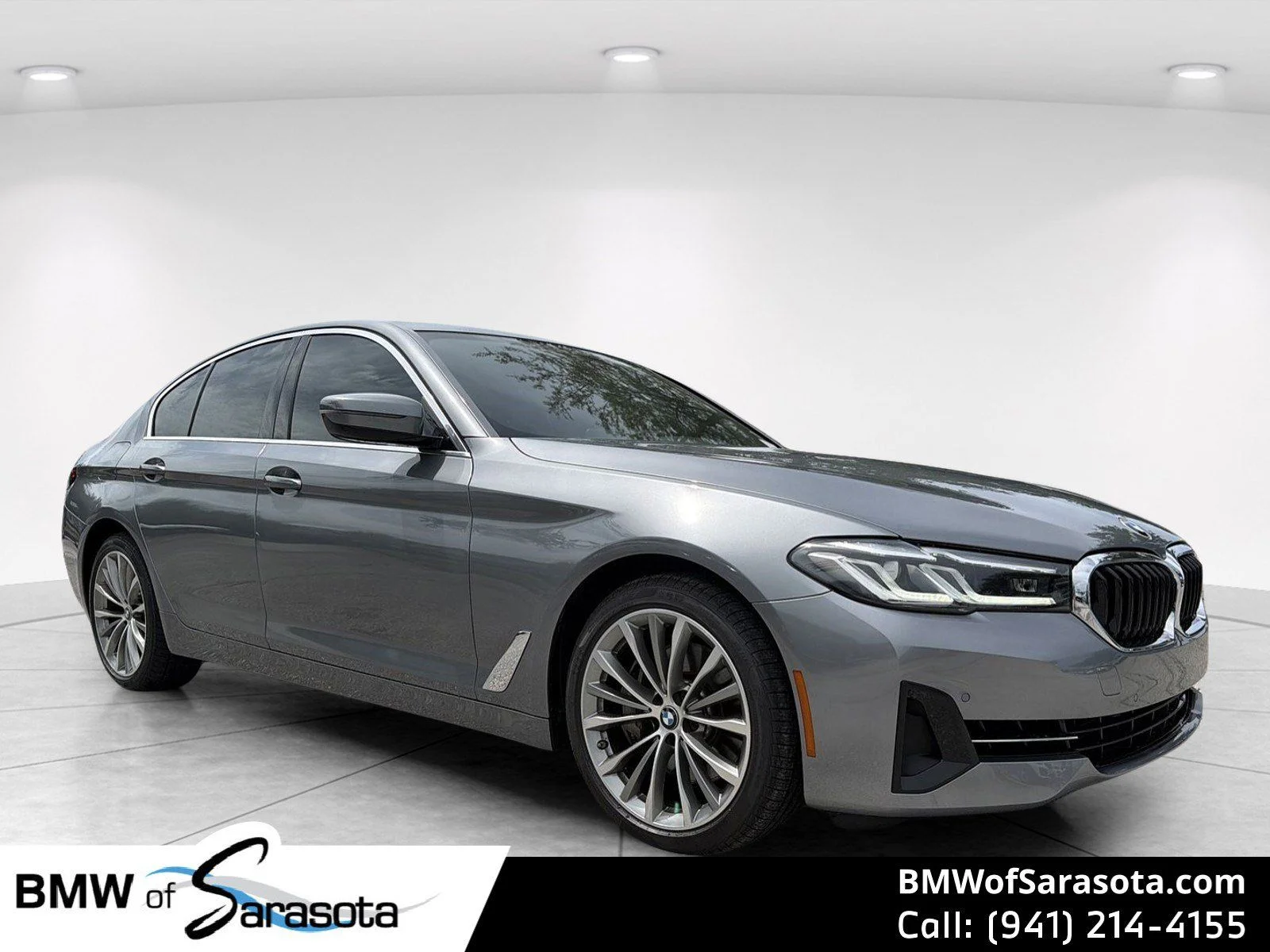 Used 2023 Skyscraper Grey Metallic BMW 540i image 1