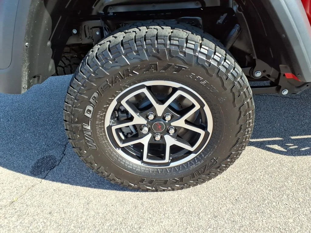 Used 2025 Red Jeep Rubicon image 9