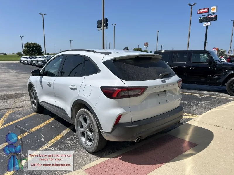 Used 2025 Silver Metallic Ford ST-Line Select image 3