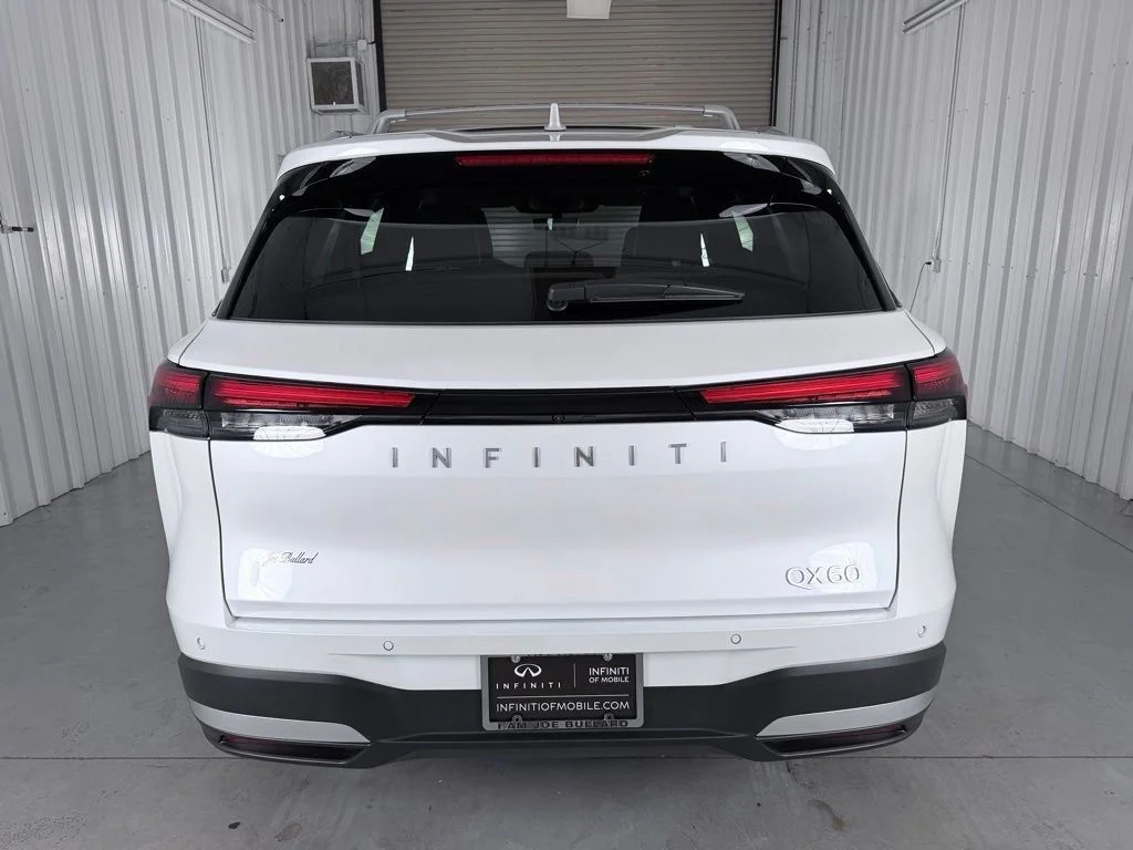 New 2027 RADIANT WHITE INFINITI Luxe FWD image 6