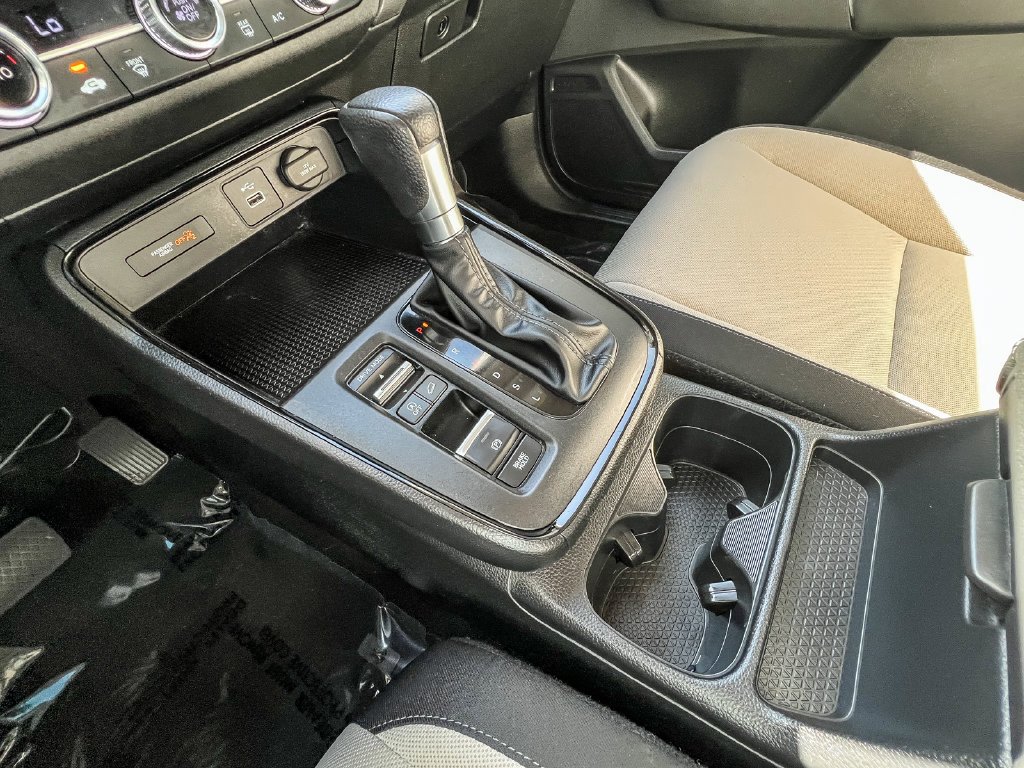 Used 2023 White Honda LX image 24