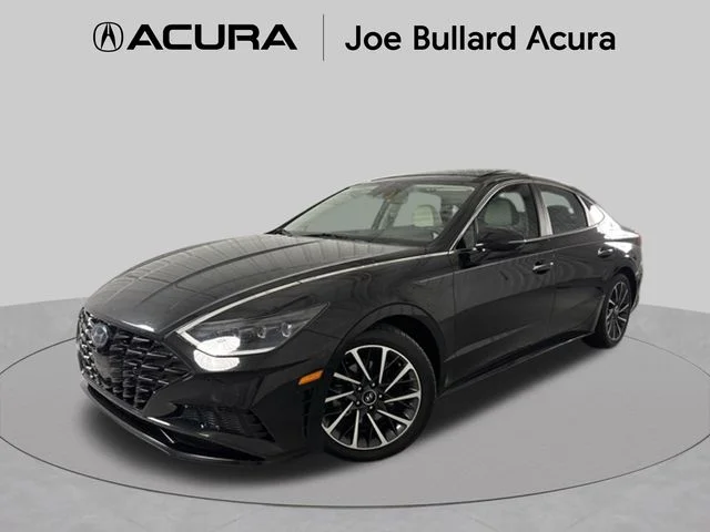 Used 2020 Black Hyundai Limited image 1