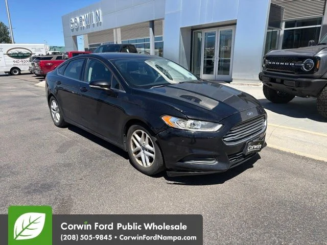 Used 2016 Black Ford SE image 1