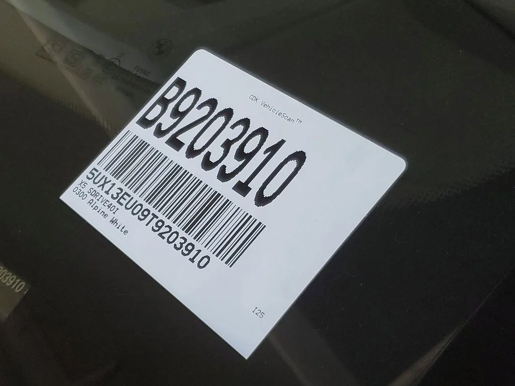 Used 2026 White BMW sDrive40i image 27