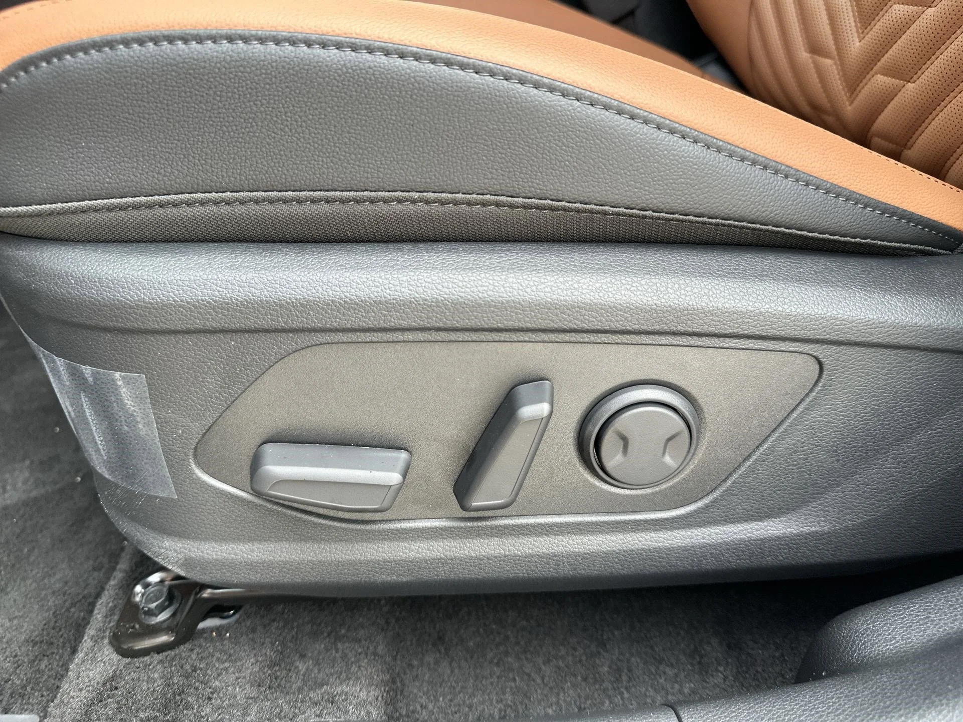 New 2026 Wolf Gray Kia X-Line Prestige image 16