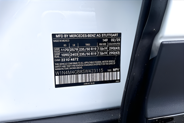 Certified Used 2025 White Mercedes-Benz GLB 250 image 12
