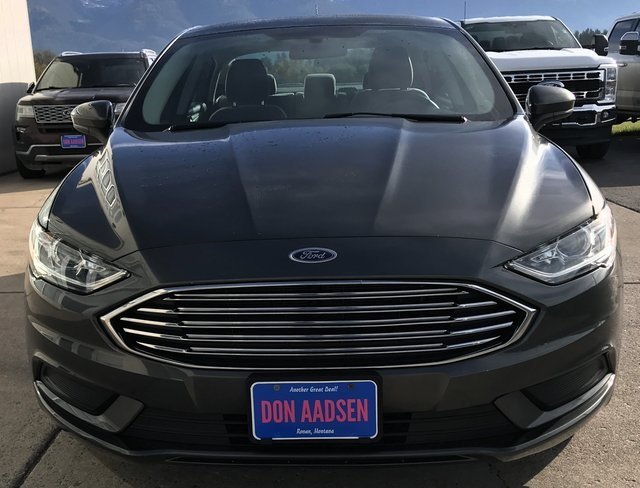 2018 Ford Fusion S photo 2