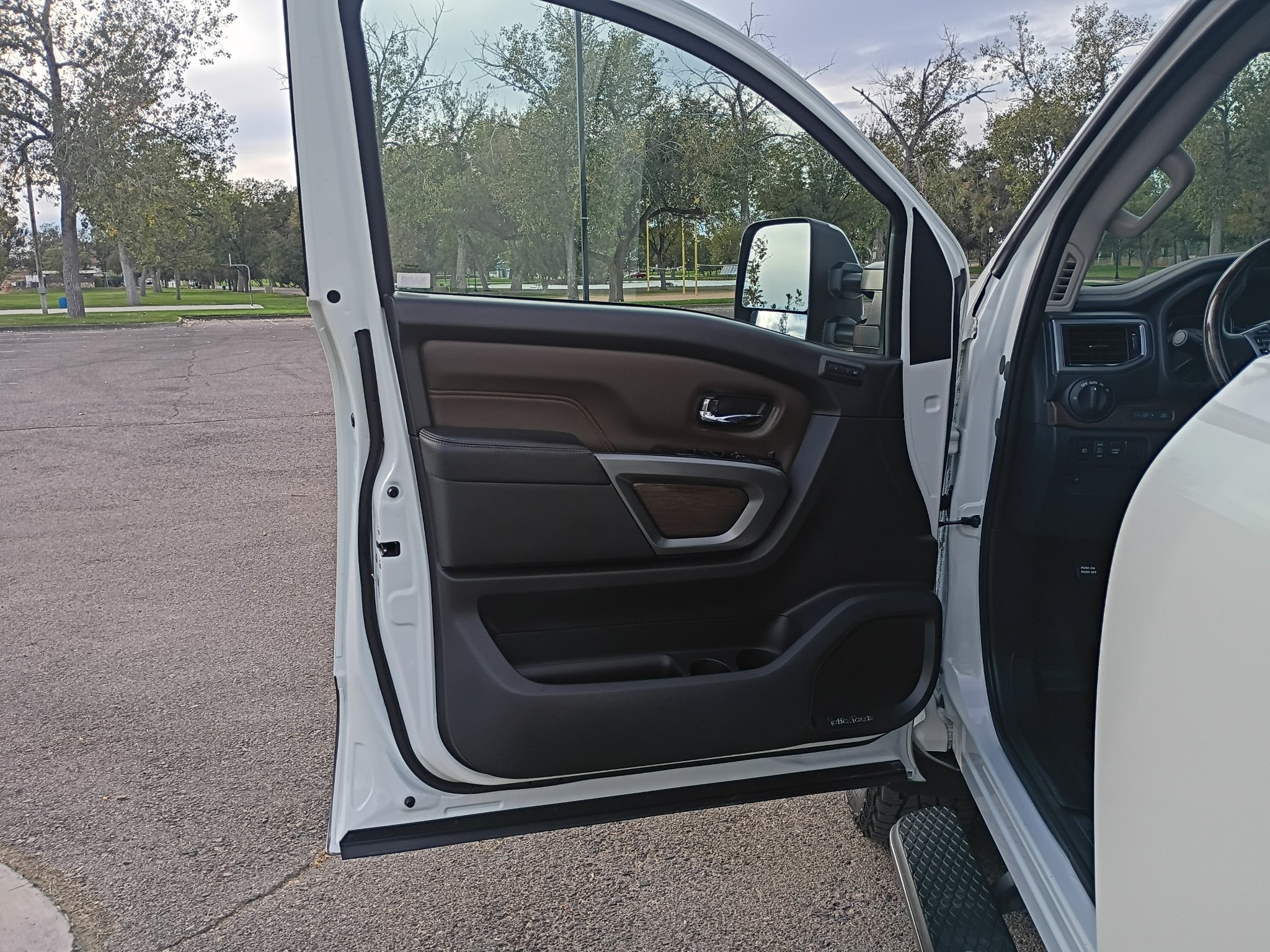 Used 2017 Pearl White Nissan Platinum Reserve image 21