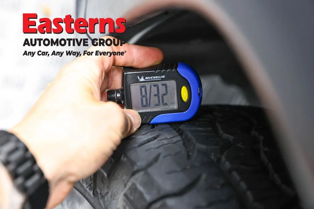 Used 2022 Silver Jeep Latitude image 26