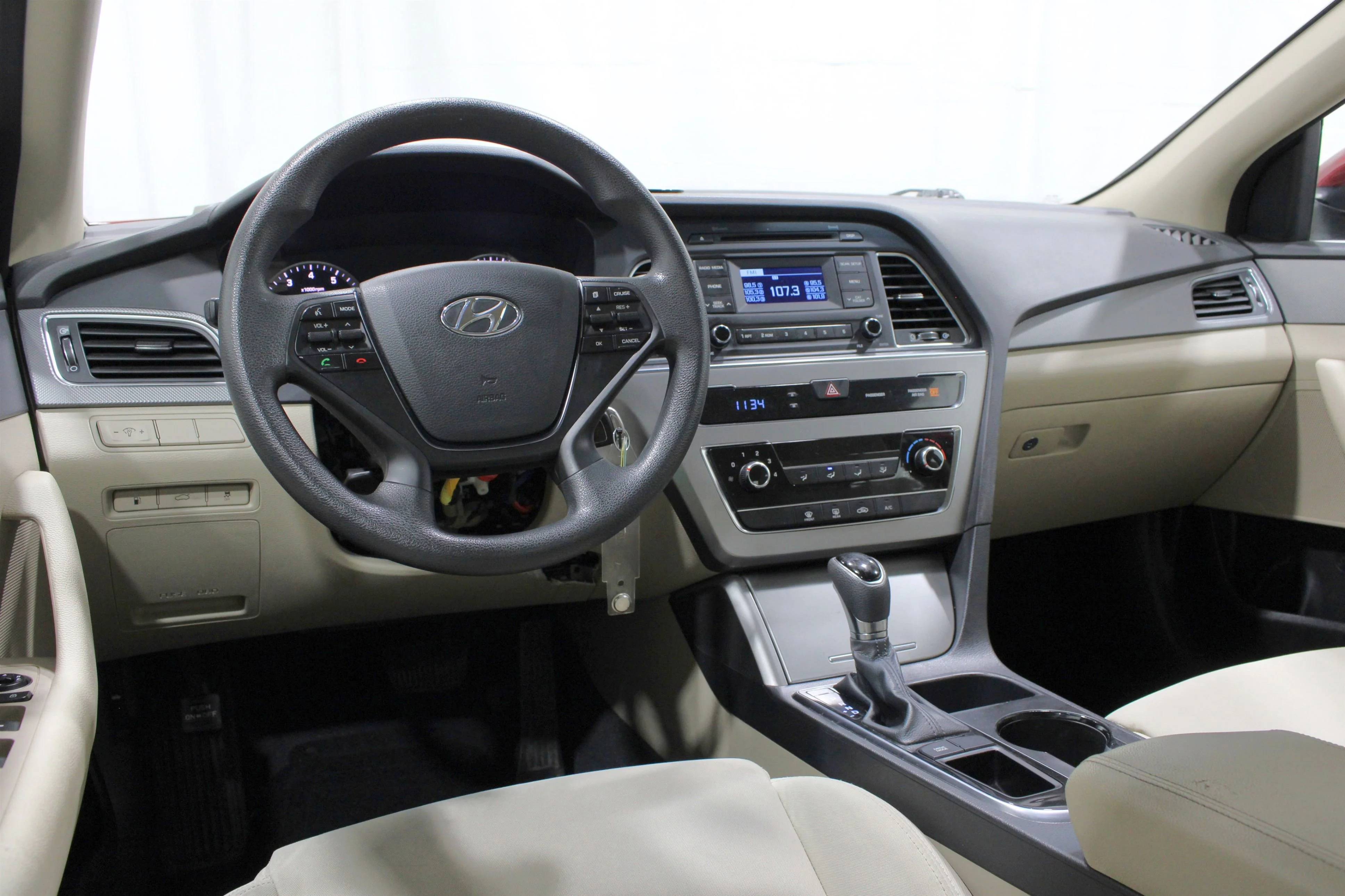 Used 2015 Hyundai Sonata SE with VIN 5NPE24AF4FH221915 for sale in Wichita, KS