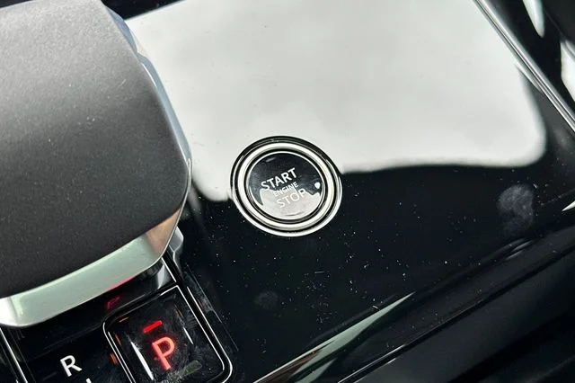New 2026 Carpathian Grey Land Rover Dynamic SE image 21