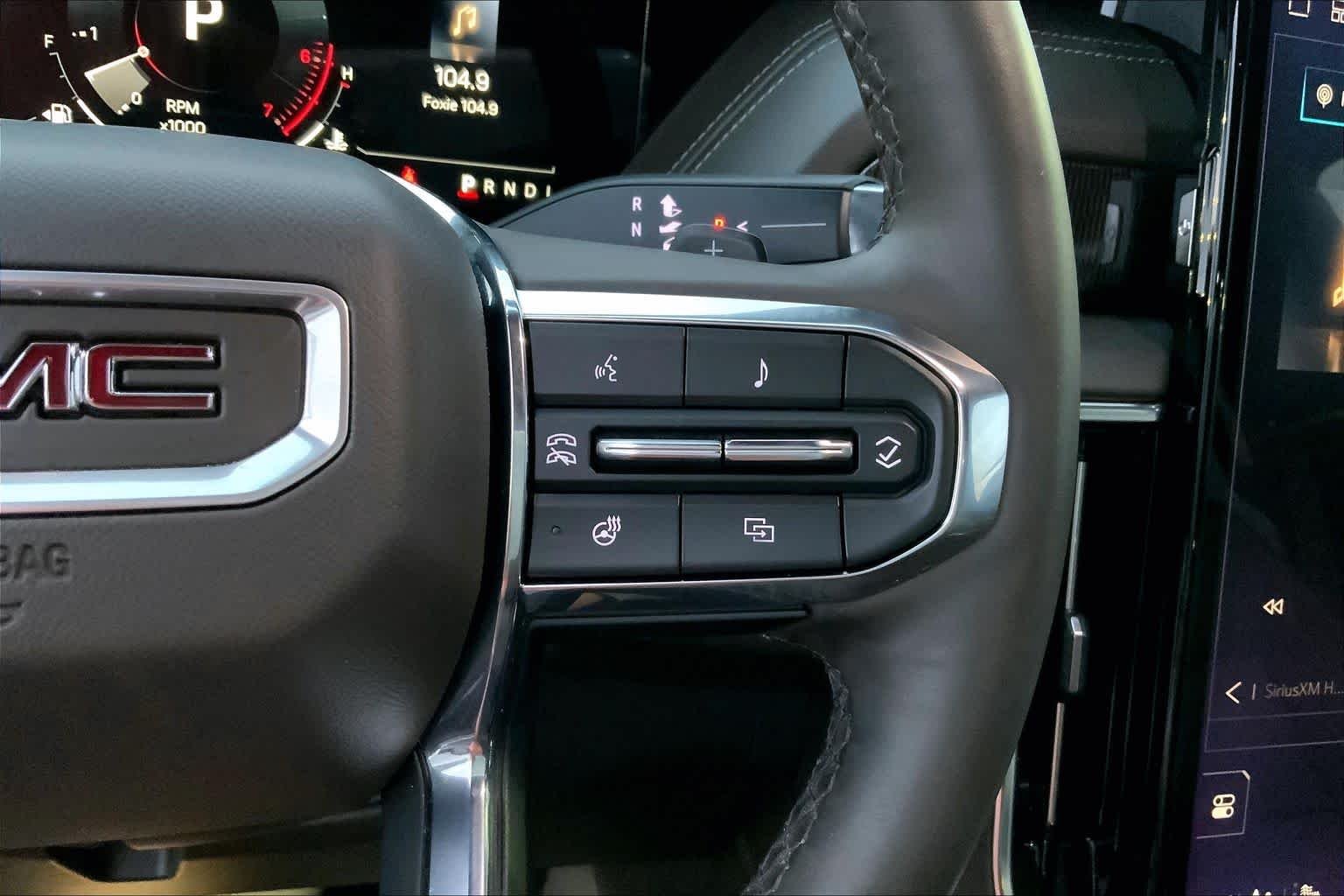 Used 2025 Downpour Metallic GMC Elevation image 24