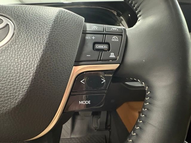 Used 2025 White Toyota XLE image 17