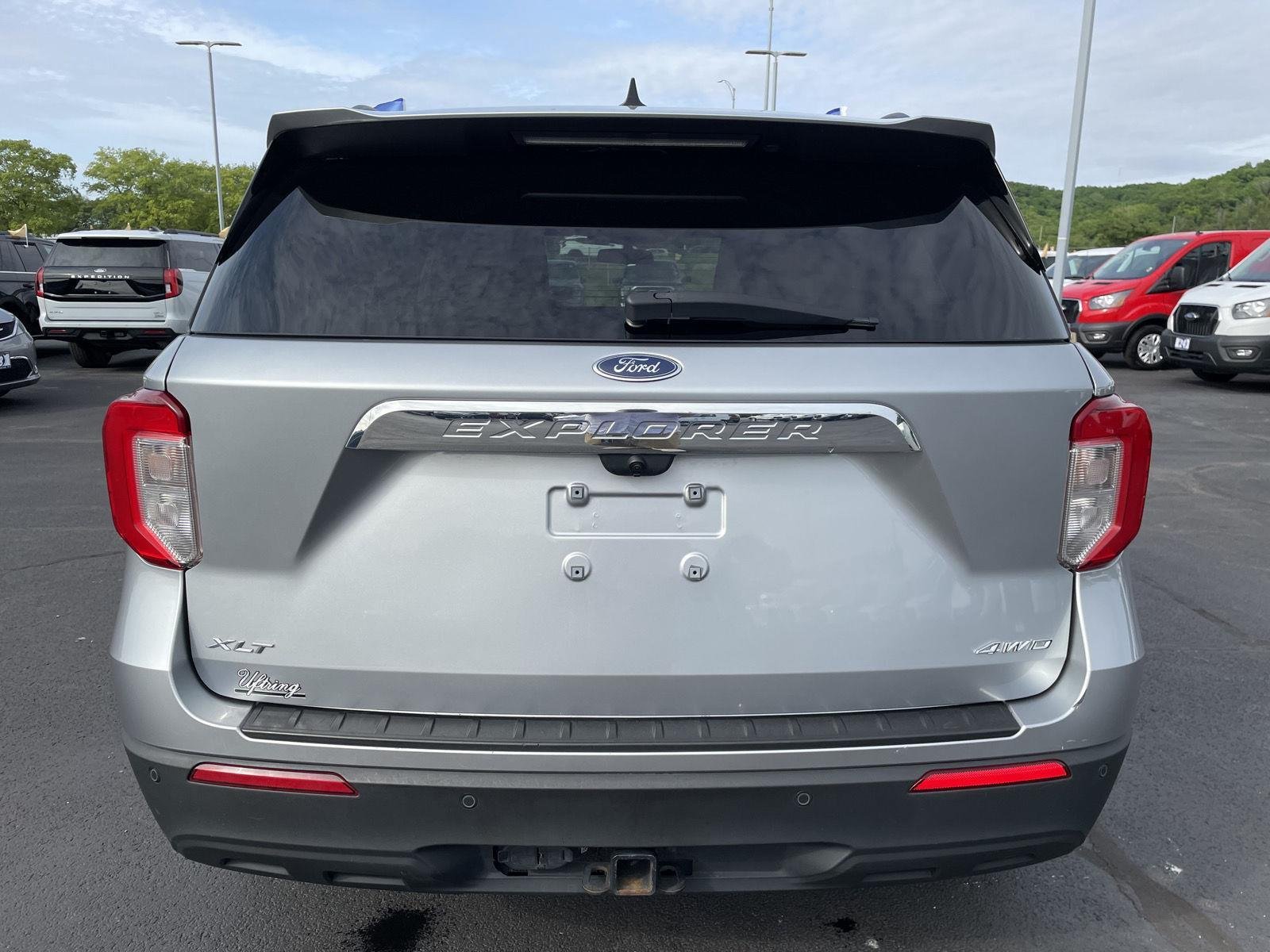 Used 2022 Iconic Silver Ford XLT image 4