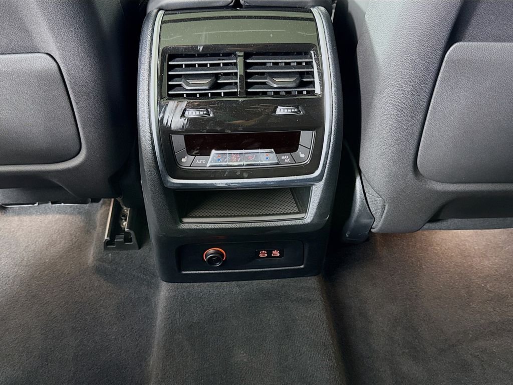 2024 BMW X7 ALPINA XB7 - Photo 27