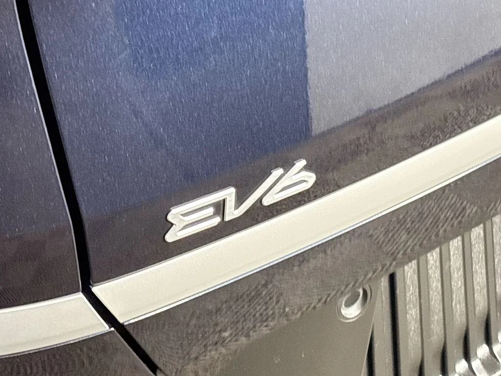 Used 2024 Blue Kia Light image 24