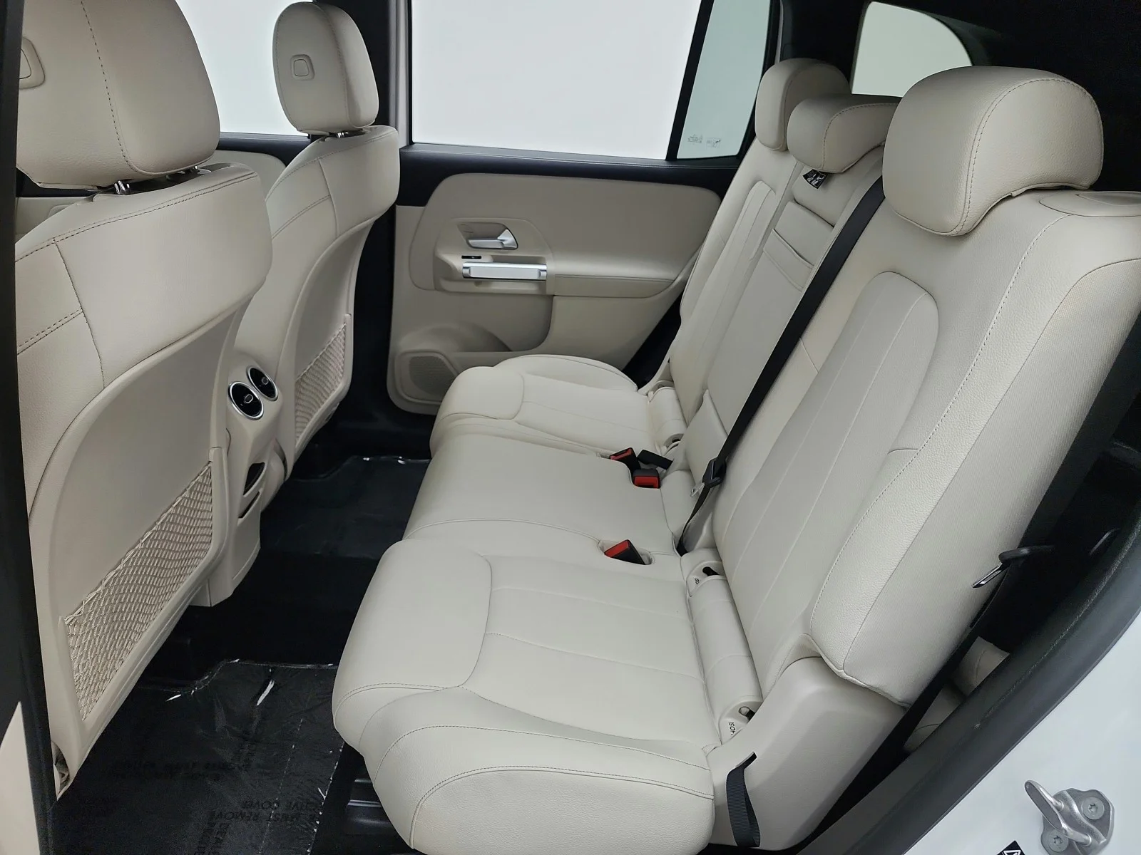 Used 2022 Polar White Mercedes-Benz GLB 250 SUV image 13