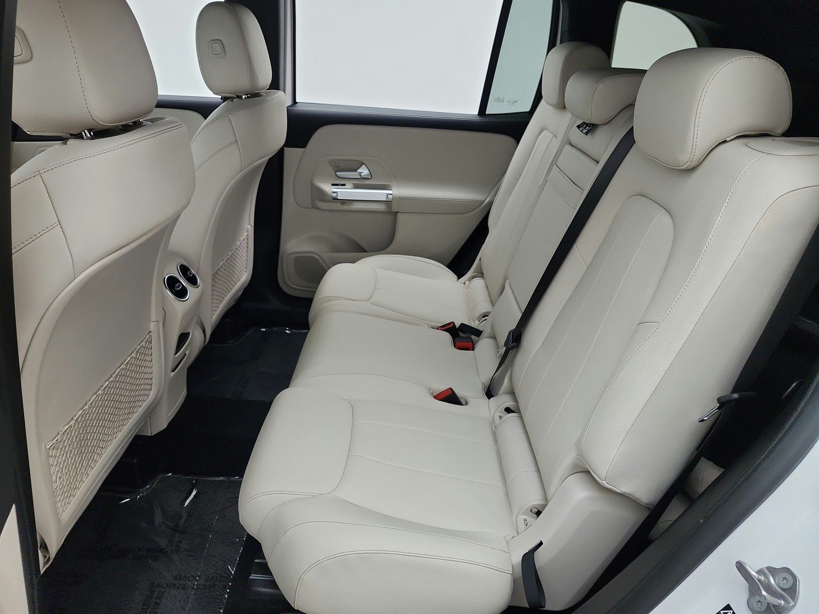 Used 2022 Polar White Mercedes-Benz GLB 250 SUV image 13