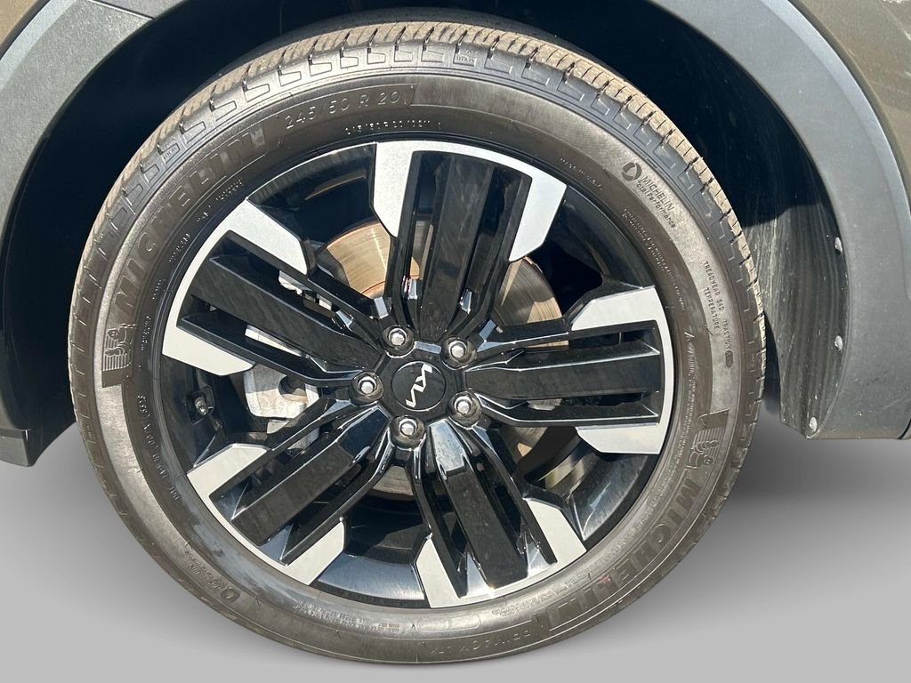 Used 2024 Green Kia SX-Prestige image 9