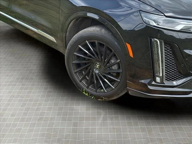 Used 2020 Black Cadillac Sport image 9