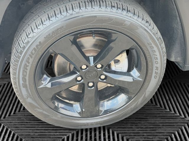 Used 2023 Black Jeep Limited image 10