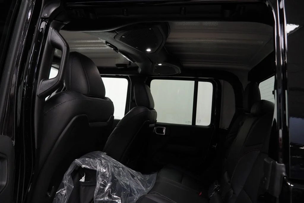 New 2026 Black Clear-Coat Exterior Paint Jeep Sahara image 18