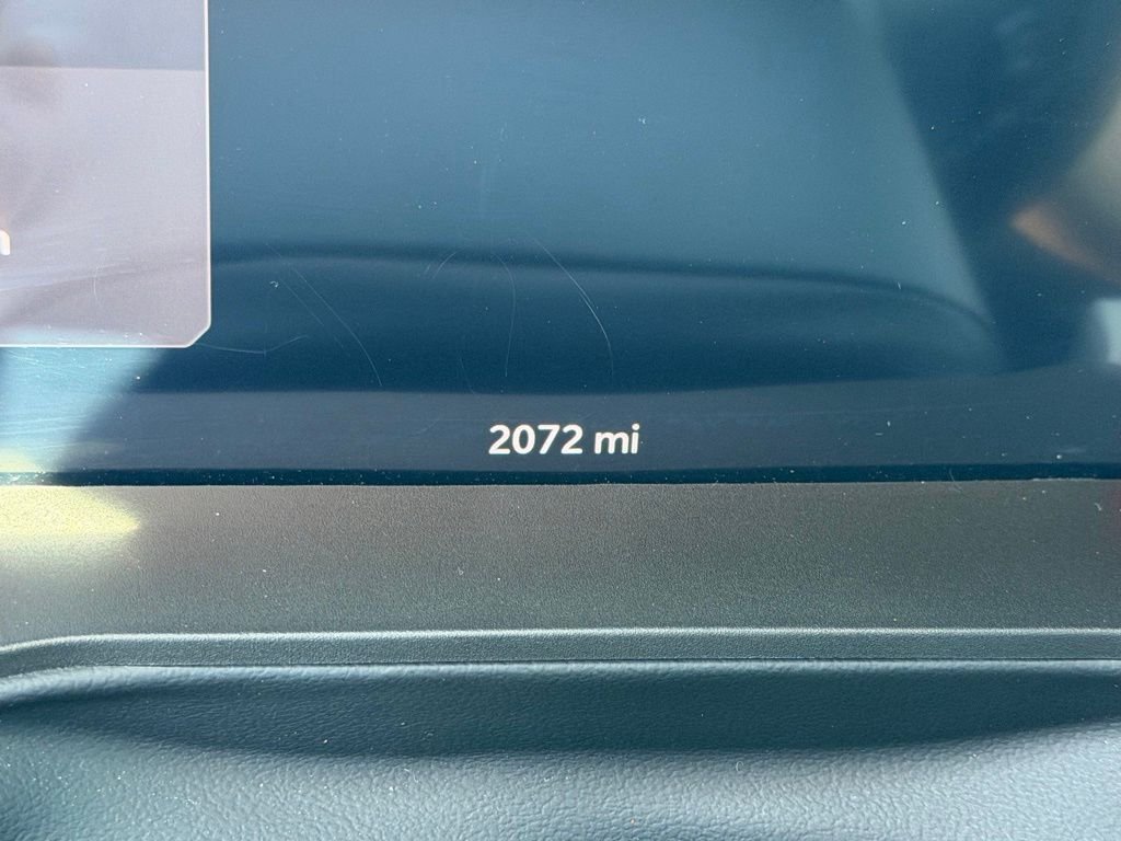New 2026 Bright White Clear-Coat Exterior Paint Jeep Limited image 13