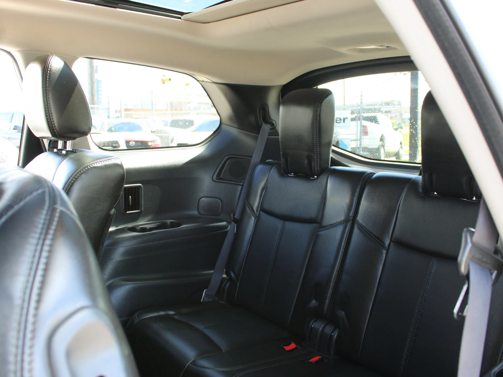 Used 2014 White Nissan Platinum * V6 | Heated/Cooled Seats | Rear DVD | Trailer Tow Package | BOSE | 360 Camera image 15