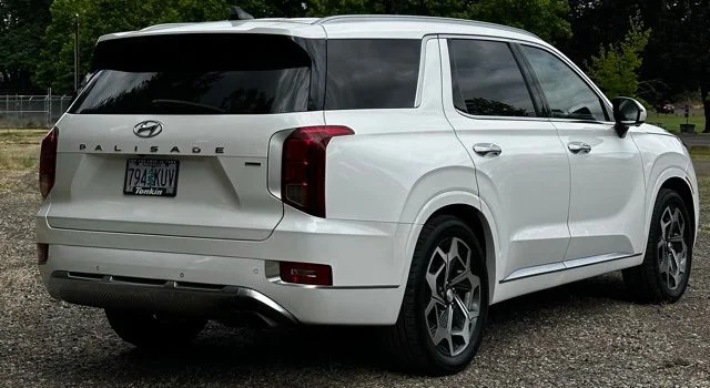 Used 2021 Hyper White Hyundai Calligraphy image 9